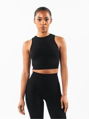 Alphalete Stratus Cropped Tank Top | Black | M